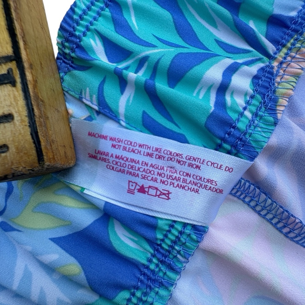 No Boundaries Women’s Pastel Tropical Leaf Pattern Shorts - Picture 11 of 11